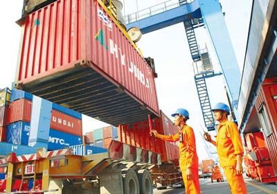 Cargo being loaded at Cat Lai Port in HCMC (Photo: SGGP) Cargo being loaded at Cat Lai Port in HCMC (Photo: SGGP)